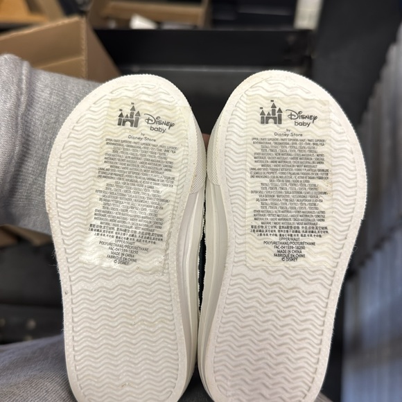 Disney 18-24 month baby Mickey Mouse slip on shoes - Picture 4 of 5